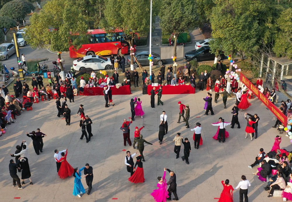 嘉禾：以舞会友  增进交流