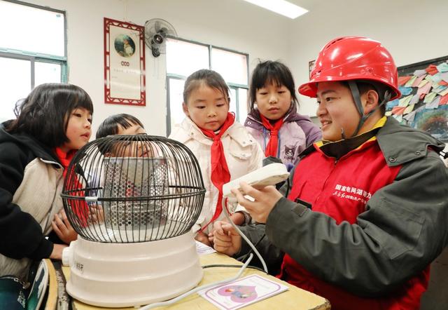   电力老师进课堂   安全知识伴成长