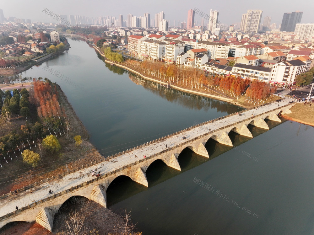 文化艺术  国家重点文物保护单位 
 石拱桥  保护性修缮  新年  文化礼物