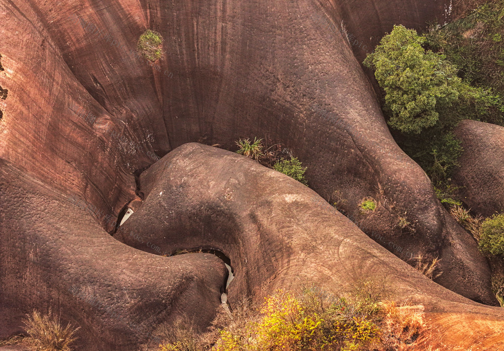 航拍  湖南  郴州  苏仙区  飞天山国家地质公园  老虎寨  丹霞地貌 
 无人机  拳头  形状
