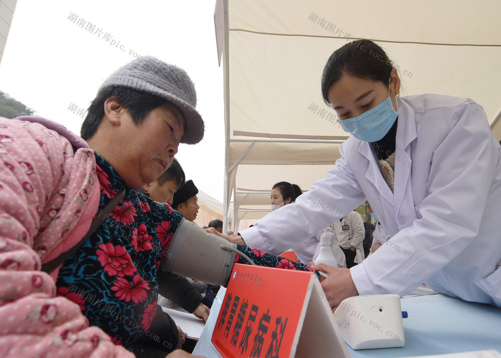 嘉禾：健康义诊进社区