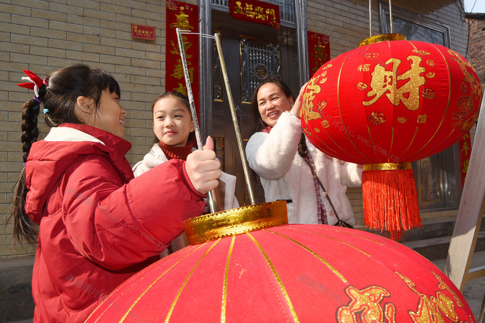 嘉禾：挂灯笼 迎新年