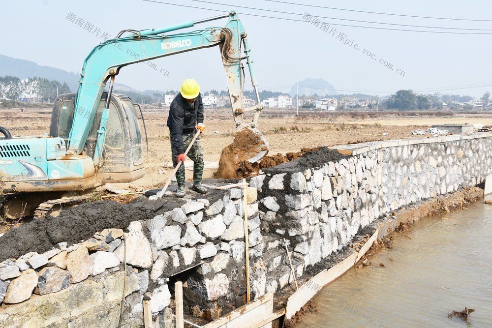   高标准农田建设忙