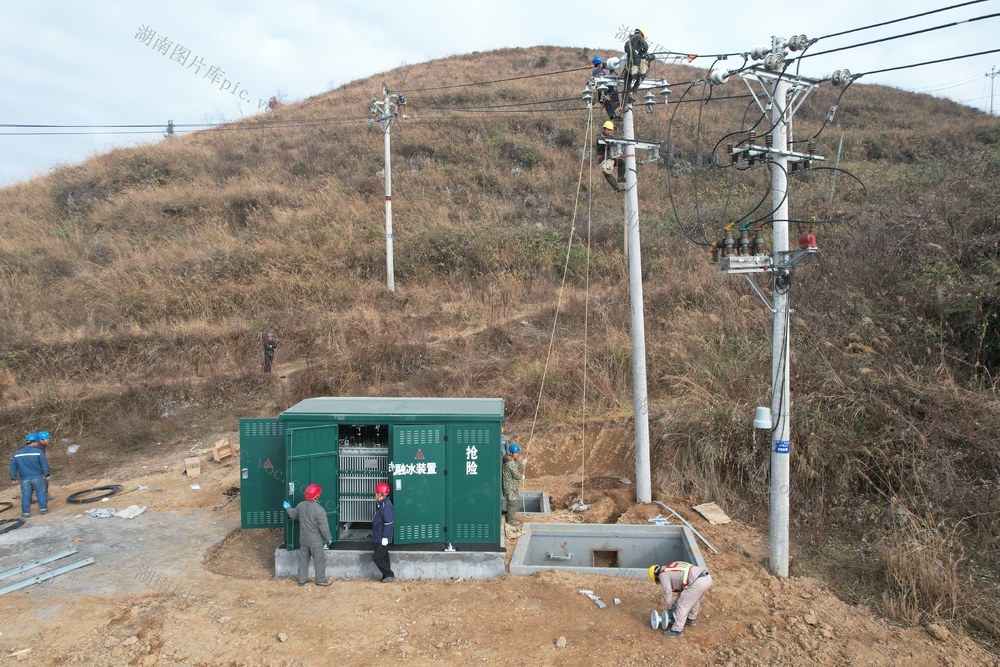 龙山 高山 安装 融冰 装置