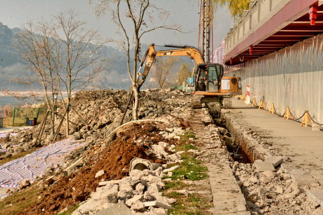 防洪囗大堤囗加固囗施工