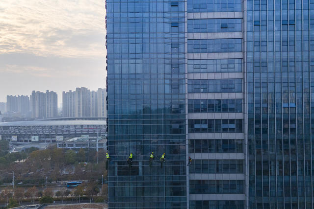 娄底 坚守岗位  元旦