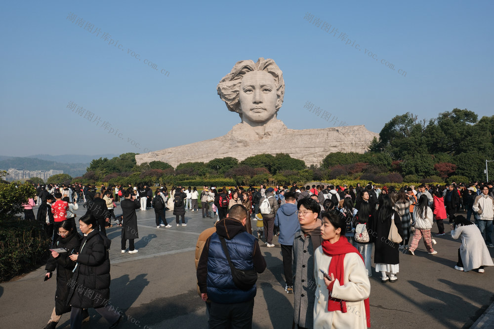 橘子洲游人如织