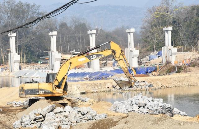 坚守岗位过新年