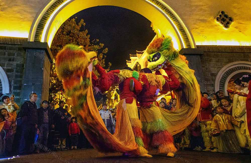 元旦    武冈     西直街    狮子龙灯  打糍粑    非遗