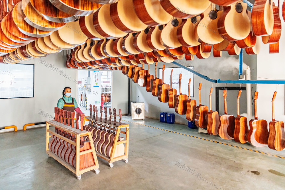 工业经济  吉他产业  订单产品  开门红