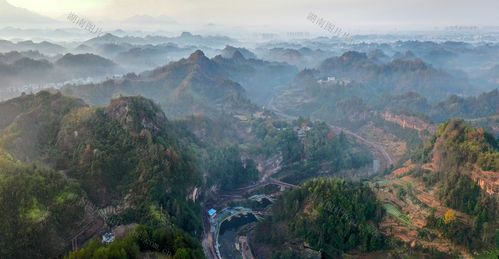 湖南,龙山,水墨,山村,群山,薄雾,曙光,画卷