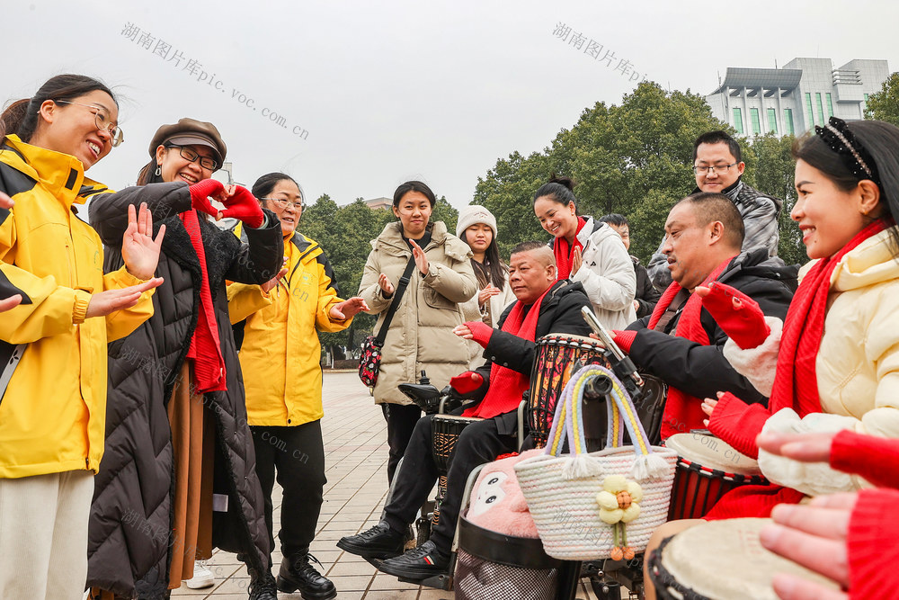 临武县：鼓韵疗心