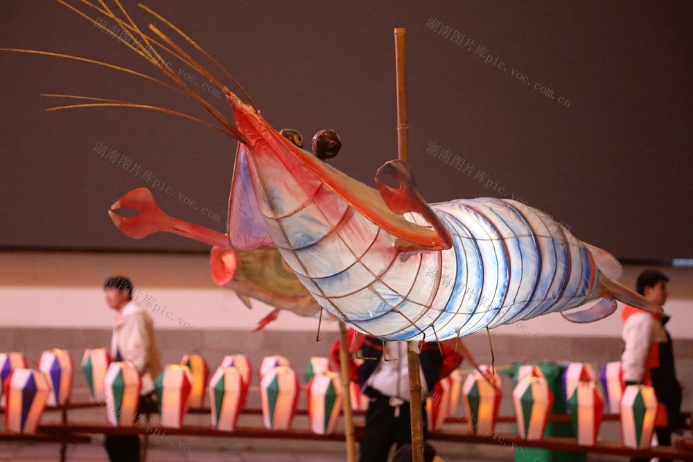 常德河街 张灯结彩迎新年 2025年春节 年味 红灯笼 吉祥物 非遗元素