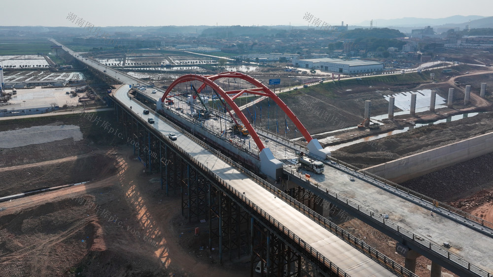 澧县澧州大桥艳州枢纽工程建设现场如火如荼