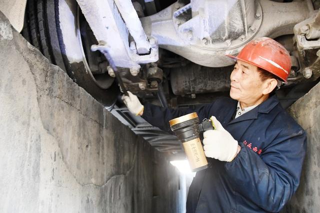 春运启幕  确保安全