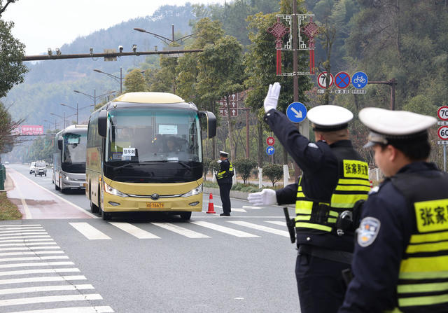 春运
张家界
交警
安全