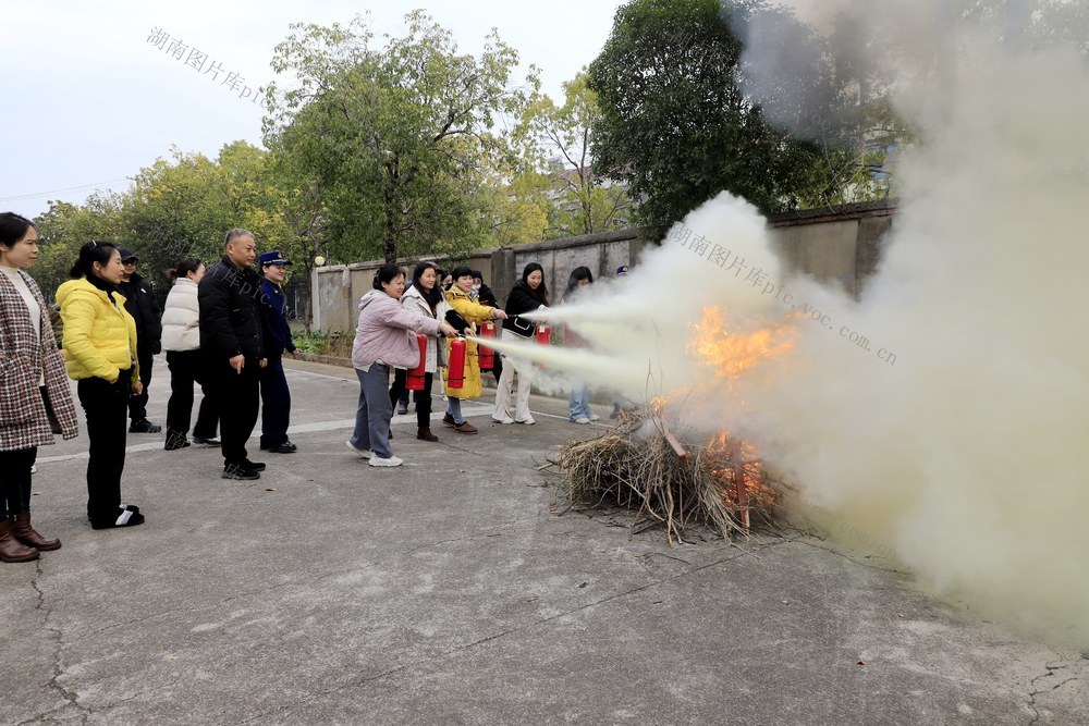 敲门见面送平安 消防安全 灭火演练