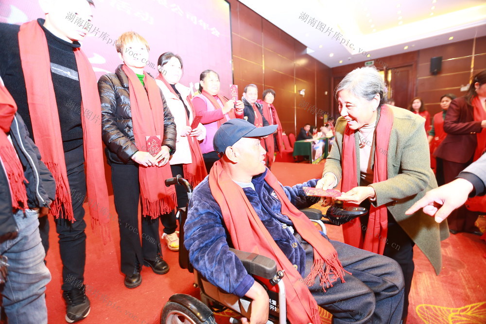 湖南  桂阳   残疾人  相聚一堂  欢庆新年  桂阳县 残疾人联合会 
  残疾人  慰问金  政府 关心 