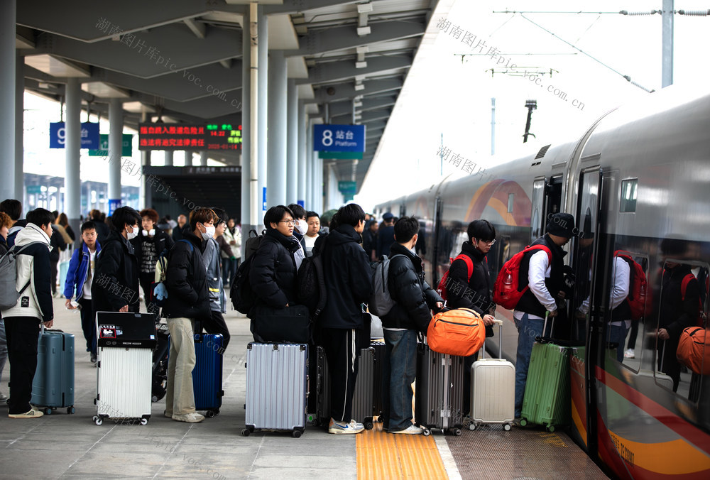 春运 高铁 铁路 回家