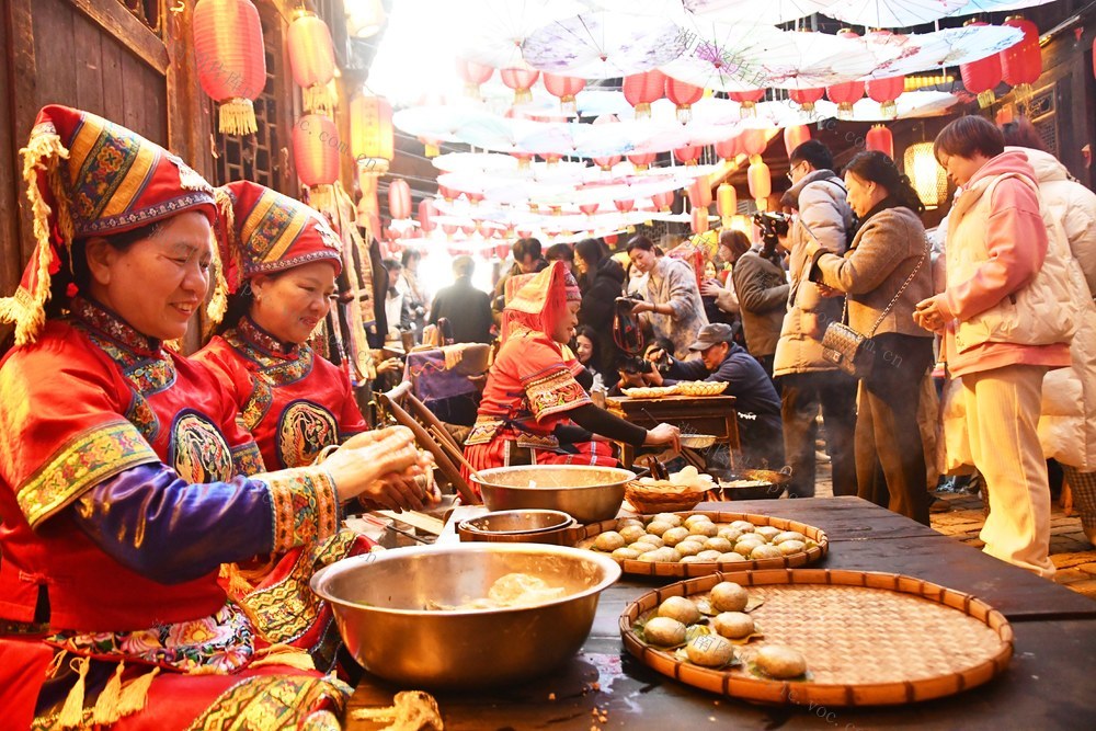  民俗文化激活“夜经济”