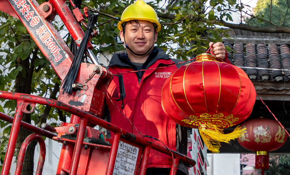 灯笼  高挂  迎新春