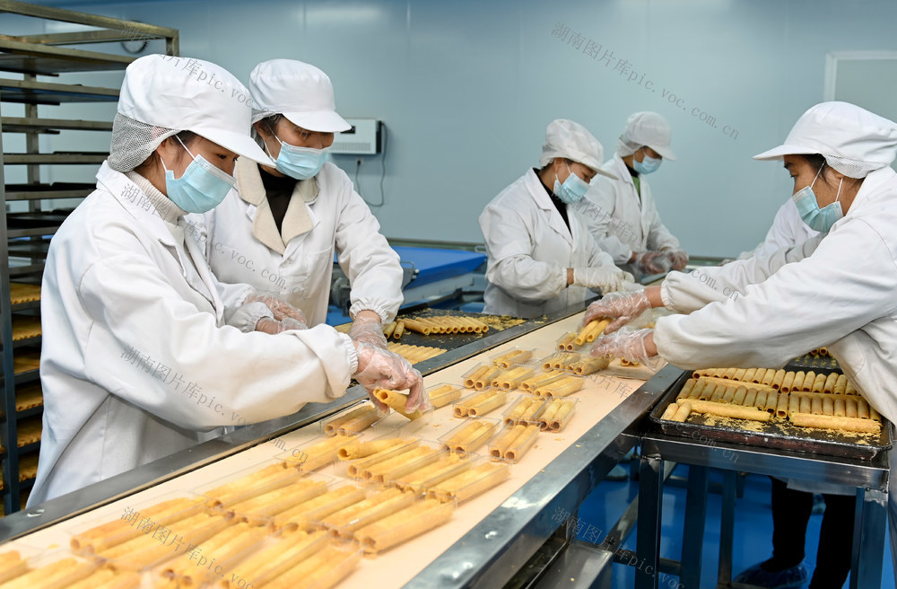 食品 年货 企业 公司 生产 春节物资 蛋卷 员工 经开区 市场
