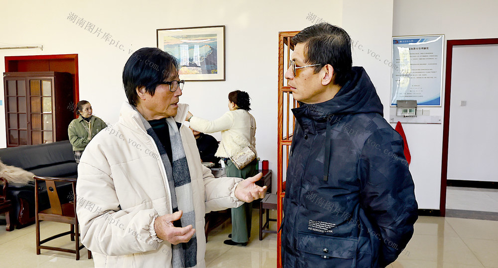 版画家洪涛在文化馆有了工作室