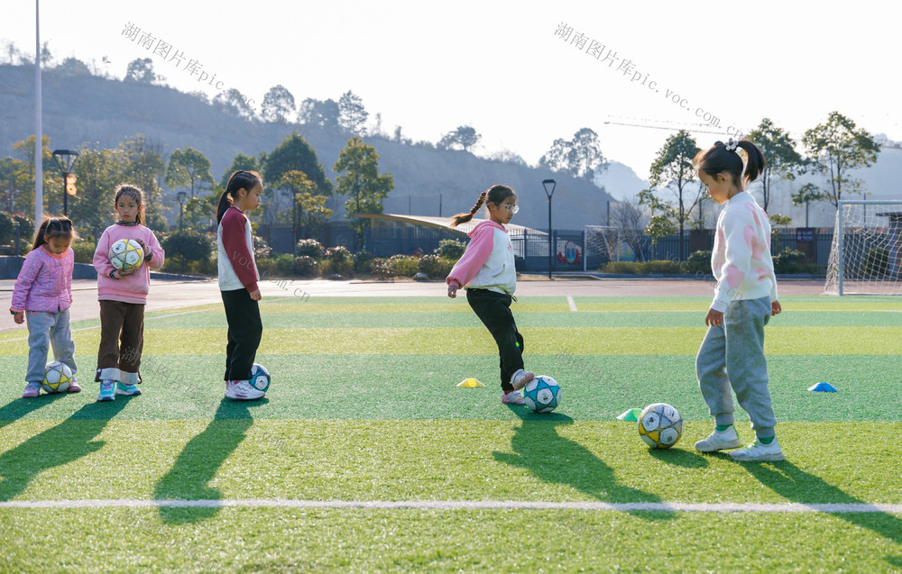 运动 假期生活 足球 通道侗族自治县 