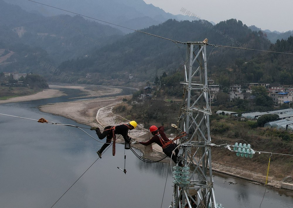 高空检修保春节用电