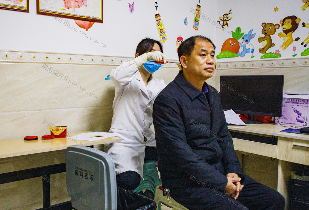 通道    公职人员    毛发     检测    采样