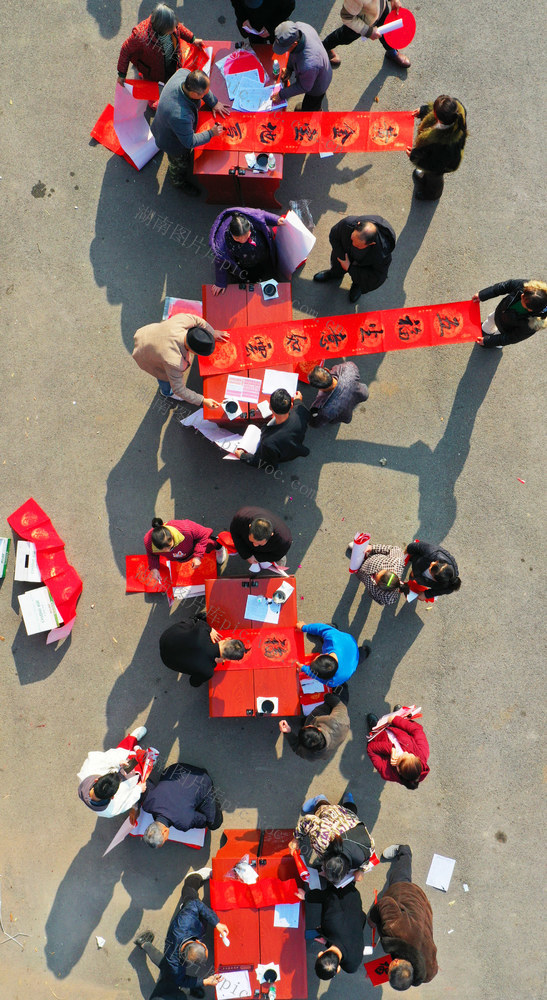 嘉禾：送春联  进乡村