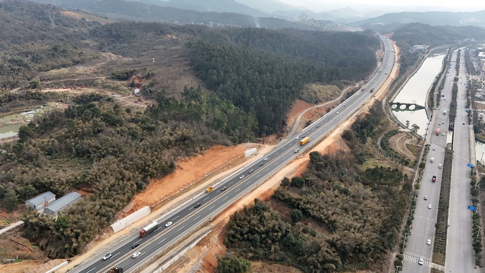 春运  客运 客流高峰  交通出行  春节 高速公路