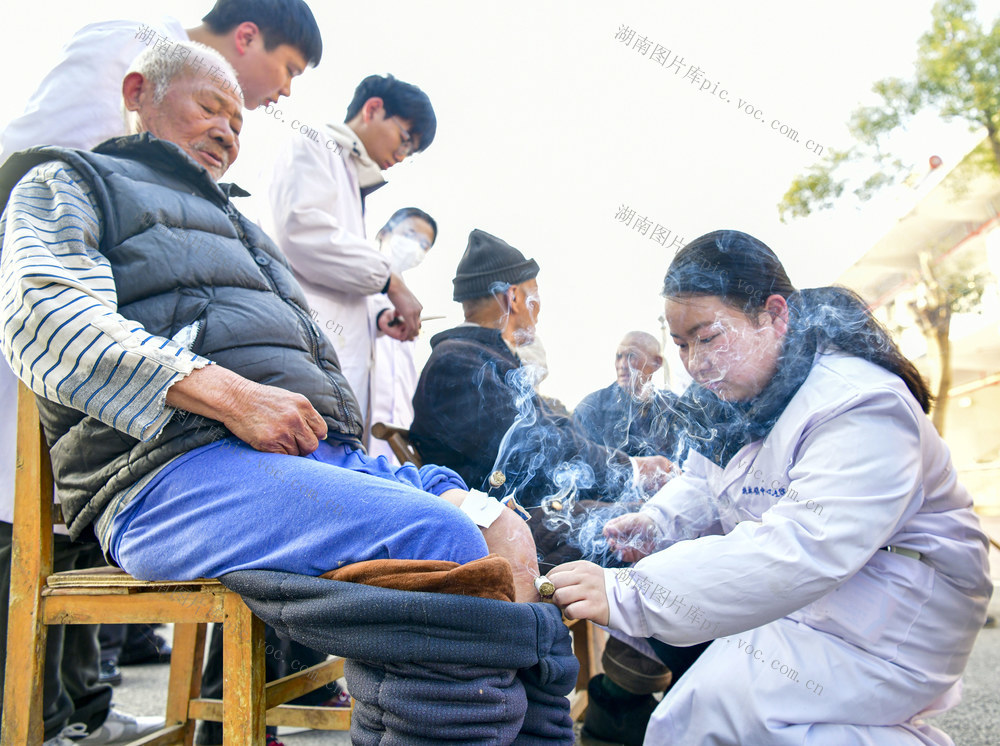 健康教育 中医适宜技术
老年人防跌倒