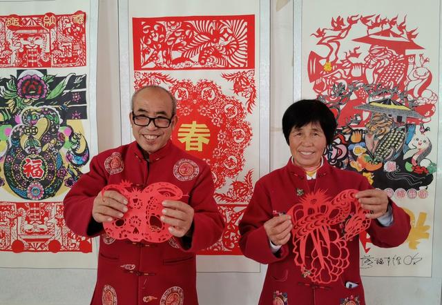 非遗传承  剪纸长卷《灵蛇纳福》  贺新岁