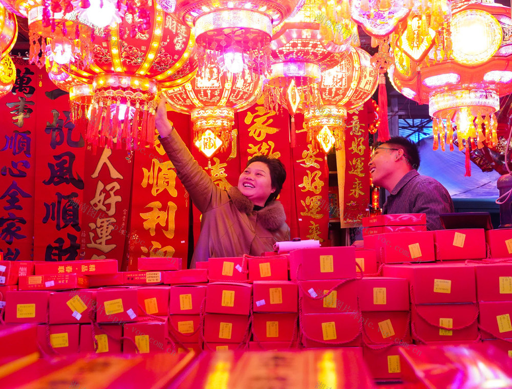 春节  饰品  春联  灯笼  年货