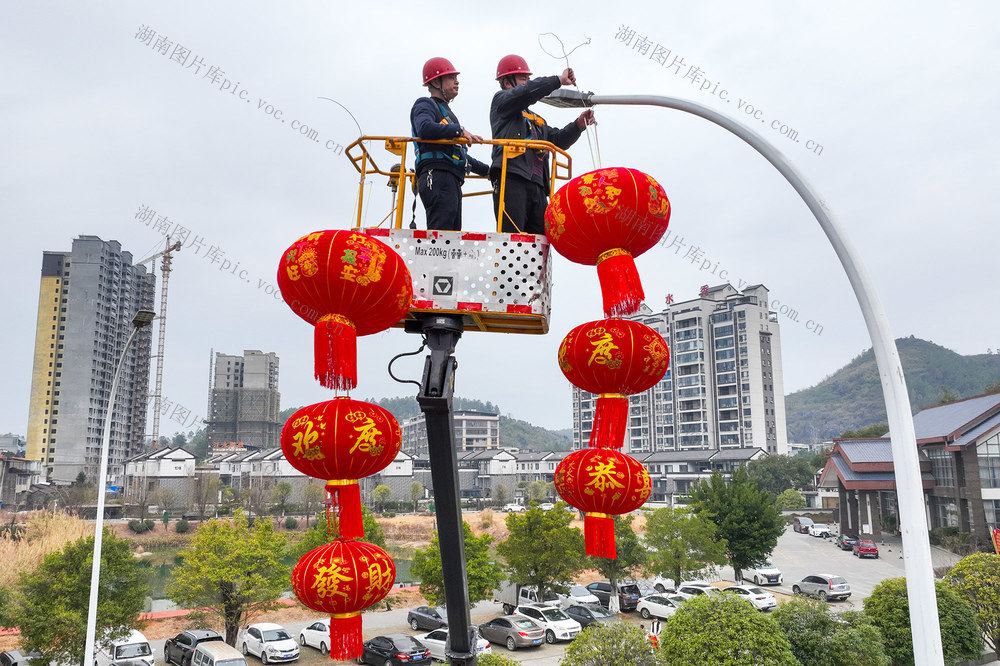 春节  挂灯笼   喜庆 