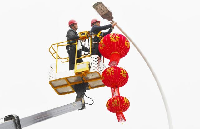 挂灯笼 迎新春