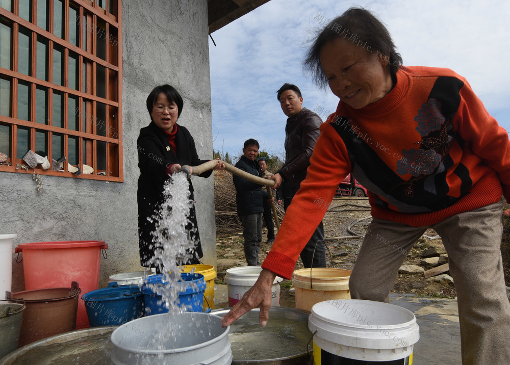 嘉禾：除夕送水暖民心