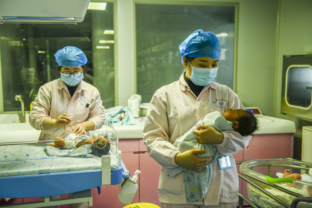 春节
坚守
岗位
医院
道县