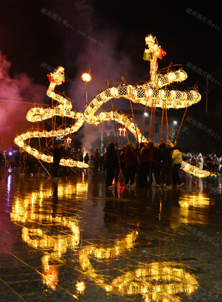 城步 吊龙 出灯 表演 万名  群众 围观