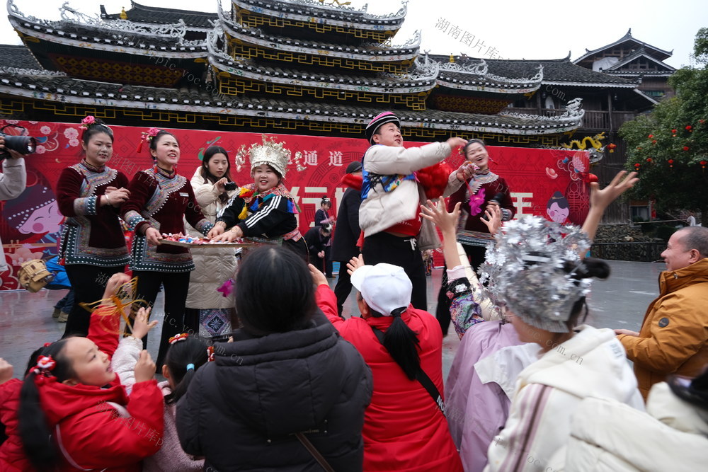 新春 闹春牛 侗家 