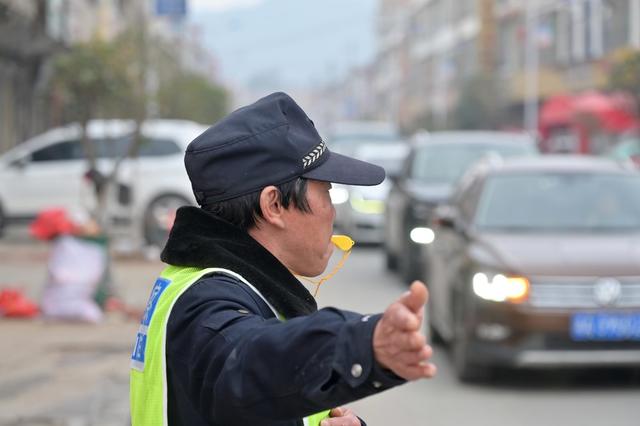 春节  岗位  坚守  道路  安全  交通