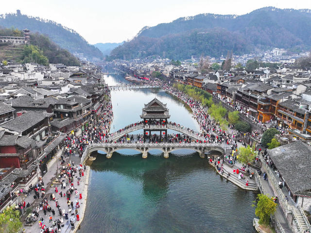 春节 春节假期 古城 大年 年味  夜景
