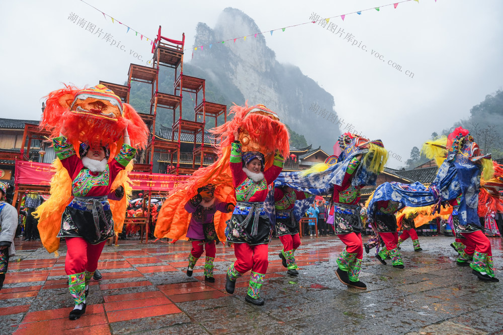 2025年吉首市苗族百狮会”在矮寨镇德夯苗寨开幕