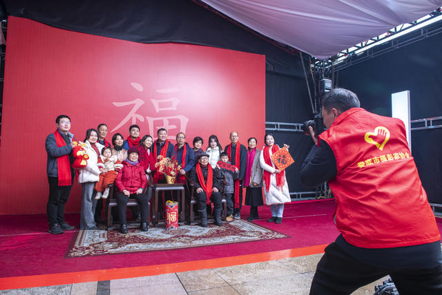 全家福 新年 志愿者