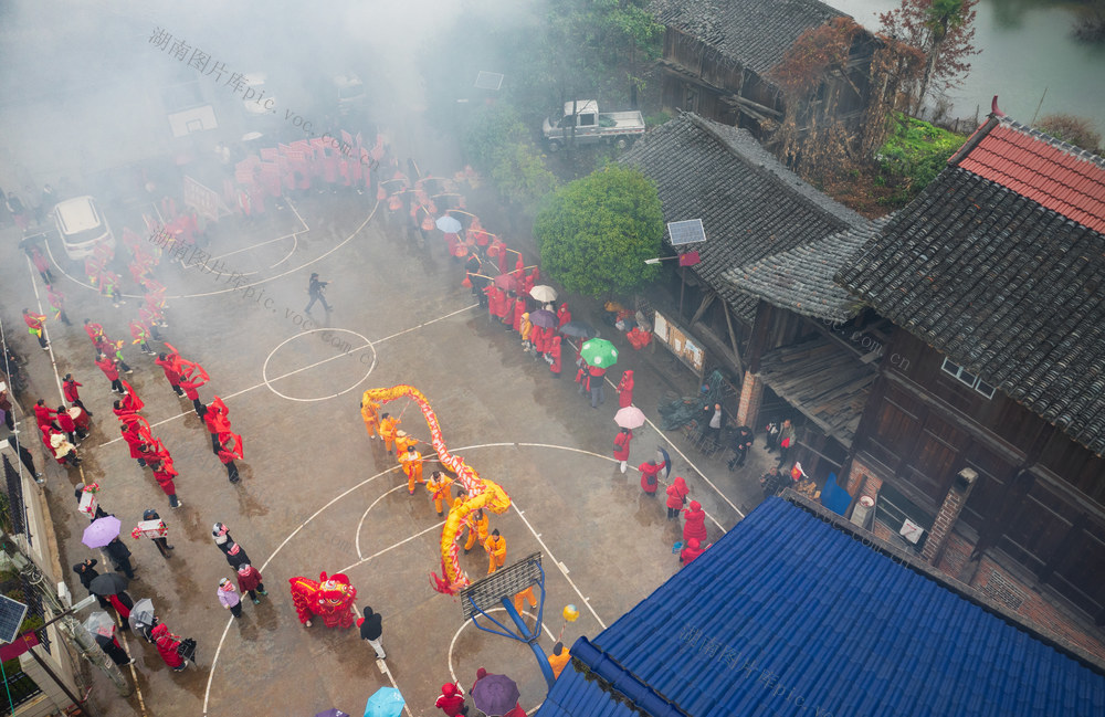 侗族 舞龙 龙灯 游行 节假日 活动 新春 佳节 春节 