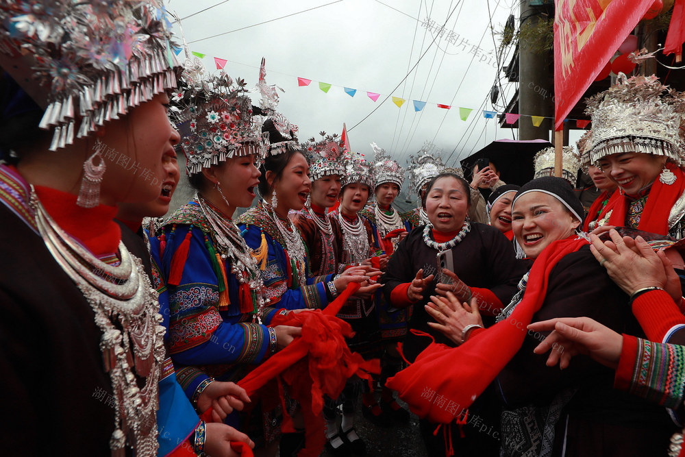 新春 侗族 盛装 侗寨民俗 活动 浓浓年味 游客
