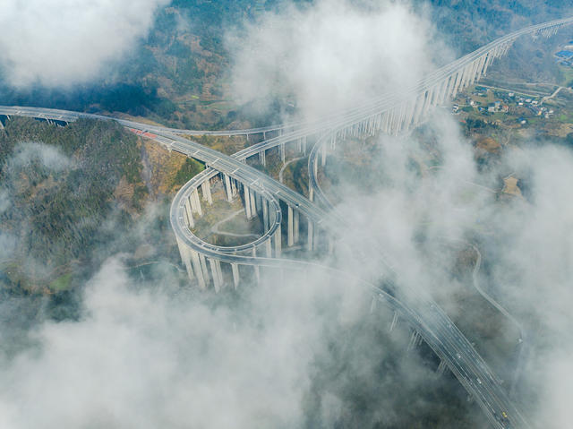 石家寨高速公路互通 云雾缭绕 壮美如画