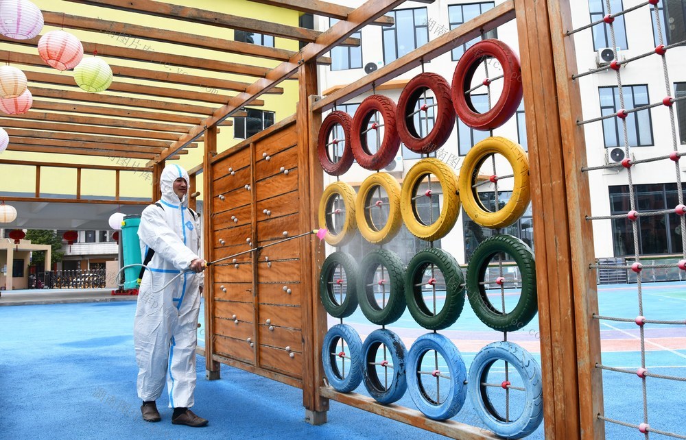 清洁校园迎开学