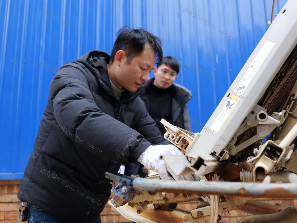 春耕备耕 农机检修